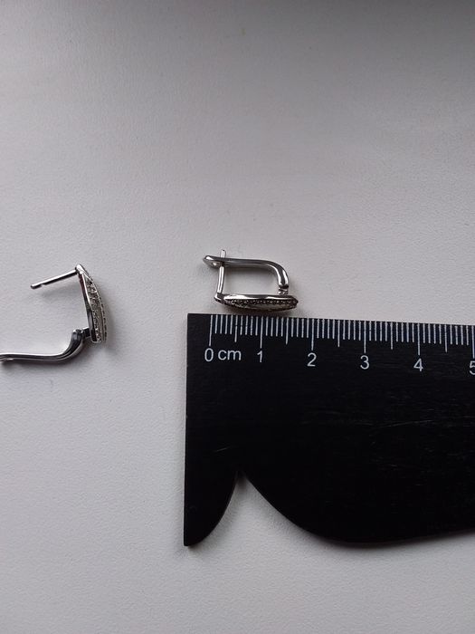 Нові жіночі сережки