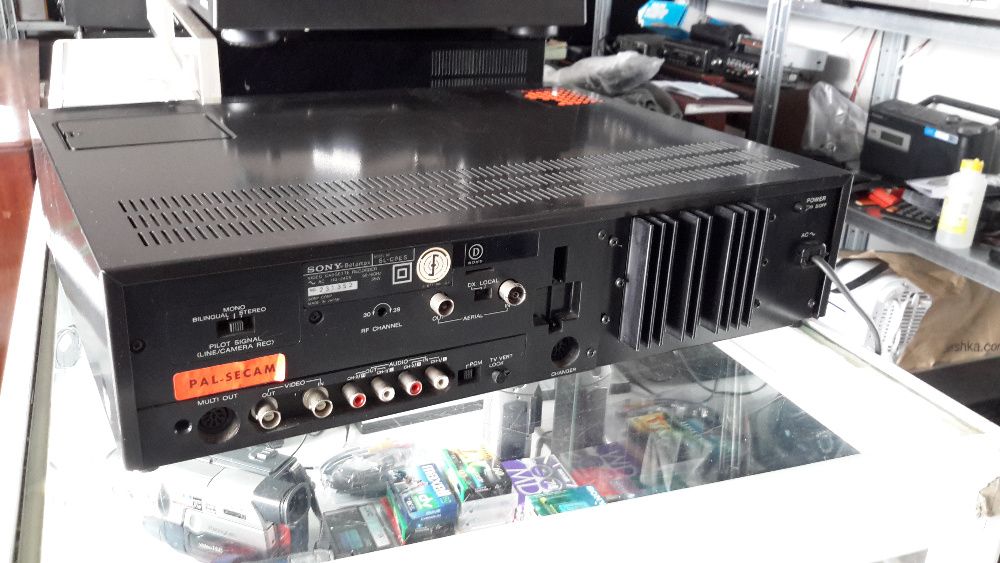 Video Sony Betamax SL-C9 ES com comando.