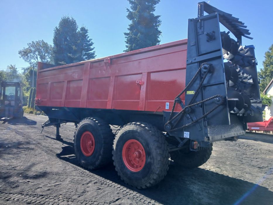 Rozrzutnik obornika tandem oś skrętna Legrand 11ton . Bardzo ładny stan.