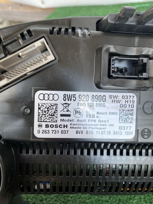 Audi A4 B9 приборна панель щиток монітор led cockpit mmi приборка