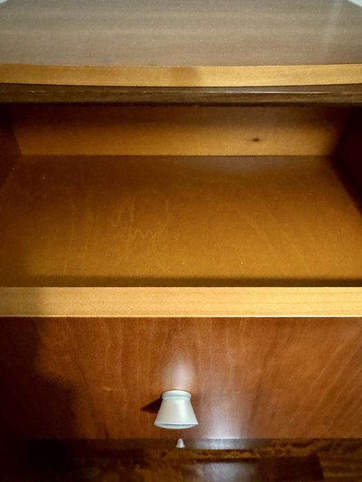 Camiseiro de madeira