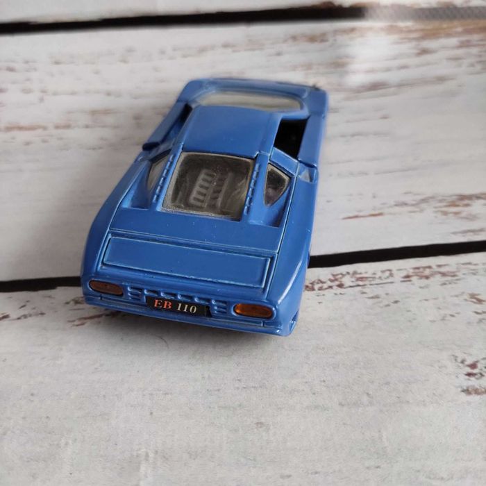 машина Maisto Bugatti 1/38, металл