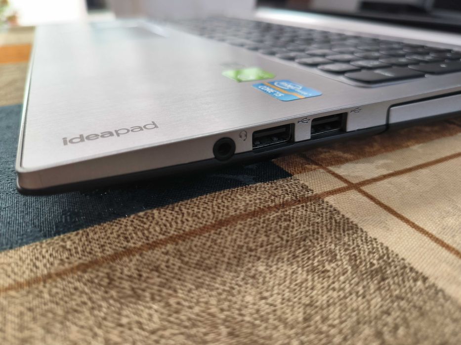 Lenovo Ideapad Z500 Touch - i5