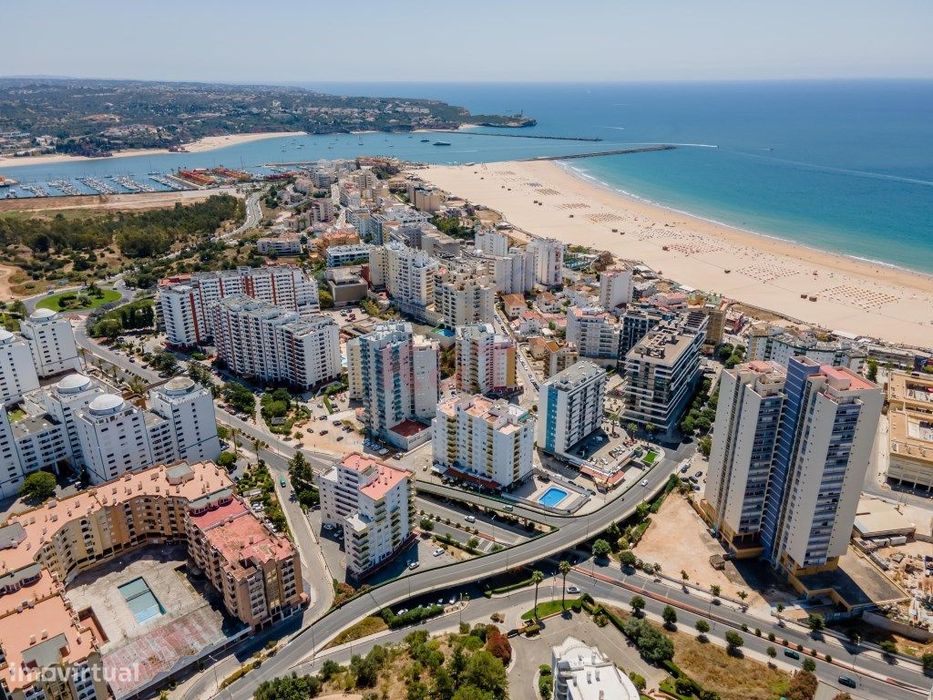 T2 na Praia da Rocha totalmente Remodelado