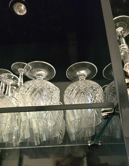 ÚNICO! Vitrina de Sala de Jantar com Design