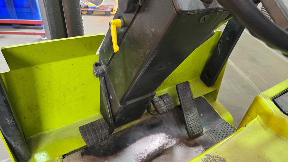 Empilhador Clark GMP15 a Gás – Side Shift – Bom Estado