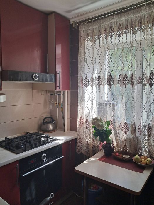 2 кімнатна квартира, можна під програми,2 поверх