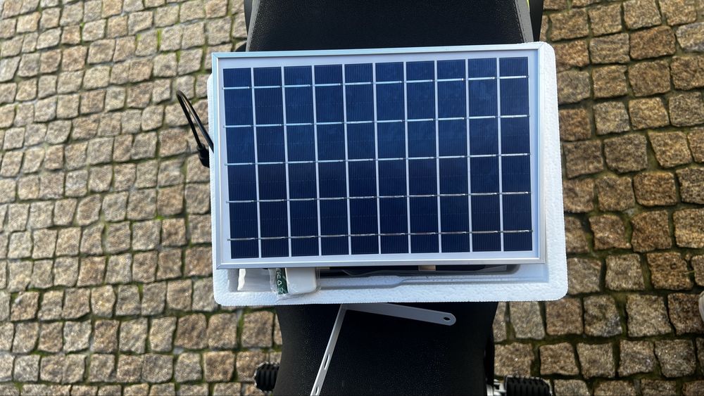 projetor LED solar Aigostar de 50W