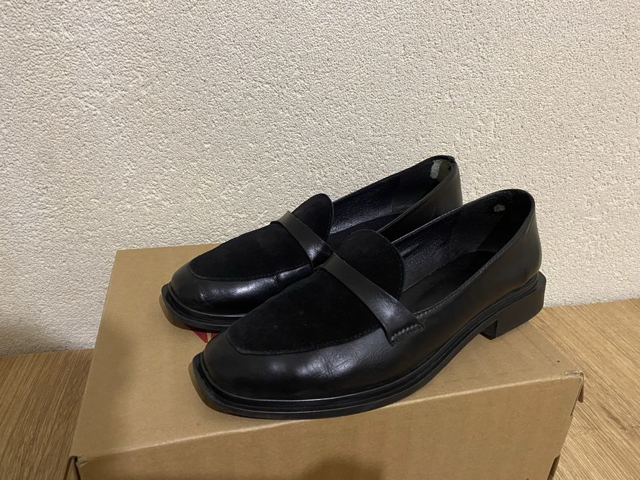 Лофери туфлі чорні шкіра стильні 40 розмір