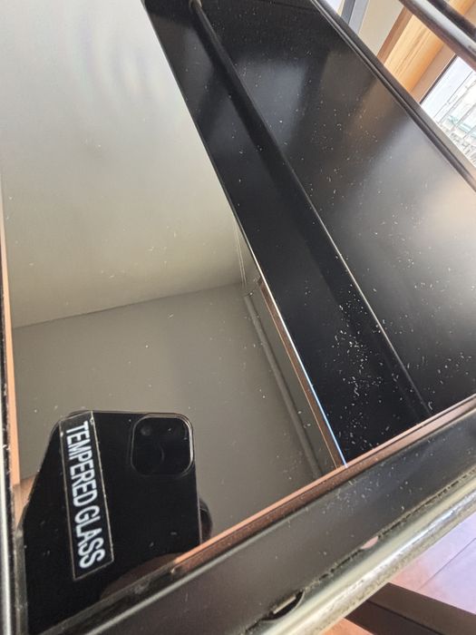 Secretária Staples em Vidro Temperado Preto (C/ Apoio de Teclado) – Impecável