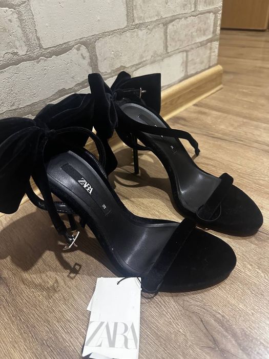 Босоніжки ZARA нові