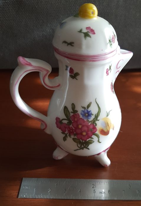 Bule de porcelana miniatura