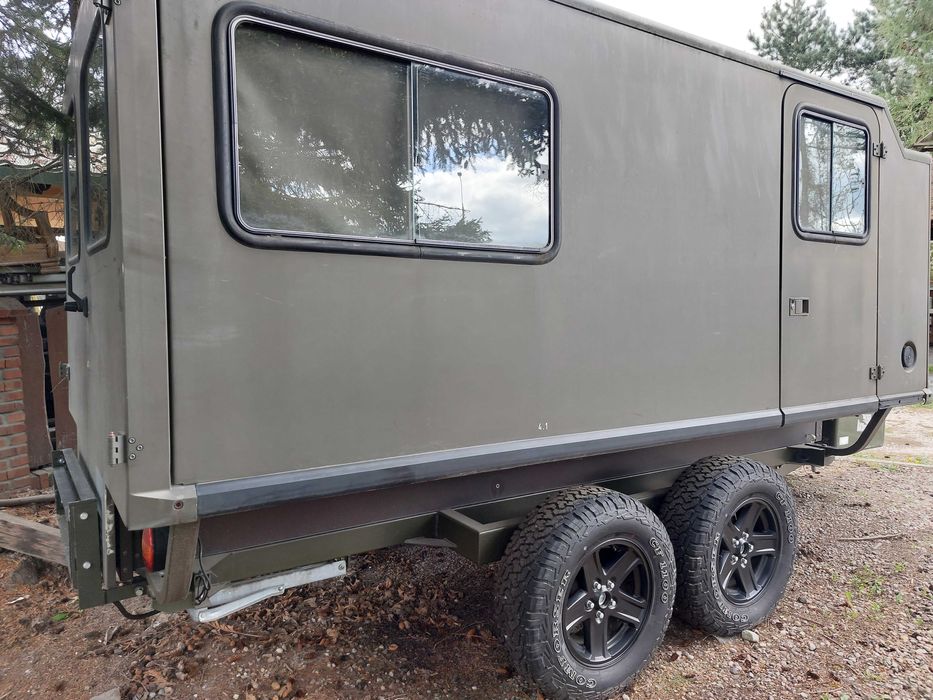 zabudowa wojskowa,kontener kamper,