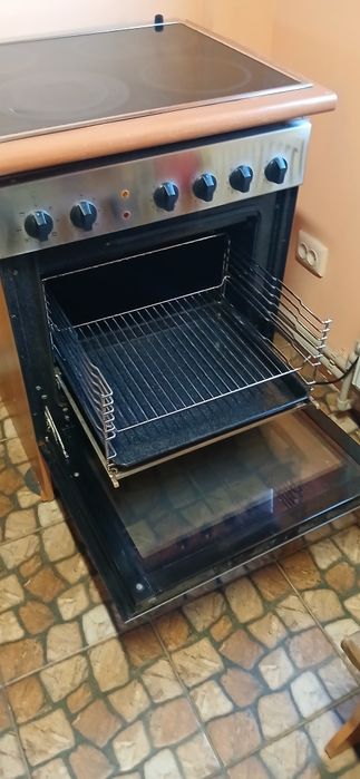 Продам плиту електро в гарному стані