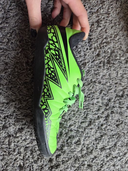 Бутси Nike Hypervenom Phelon для гри у залі 33р.




+1
Це футбольні б