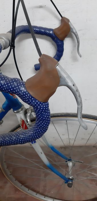 Bicicleta de estrada marca esmaltina em muito bom estado bonita