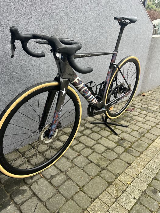 Rower szosowy Factor OSTRO VAM 2 54cm