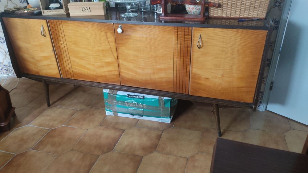 Vende aparador de sala de jantar