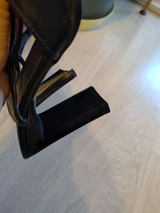 Buty na obcasie szpilki 37 rzymianki wiązane na łydce