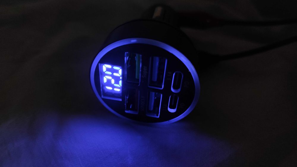 Автомобільний адаптер живлення 6портів