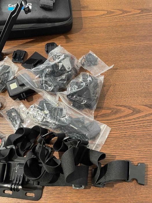 GoPro Hero 7 Black Com Duo baterias, Super suit e MUITOS Accesorios