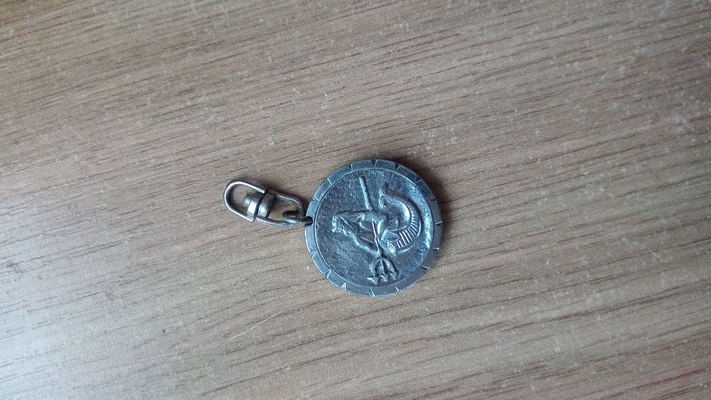 Bryloczek do kluczy.