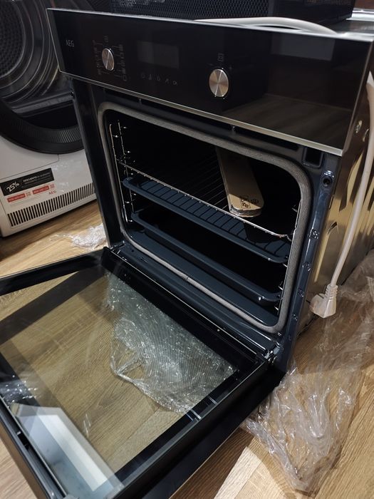 Forno de cozinha AEG novo