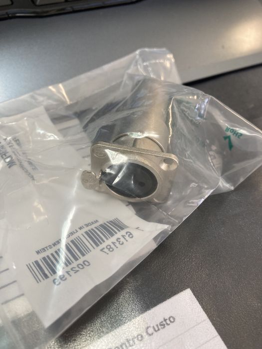 Adaptador Neutrik 3pin XLR F para XLR M