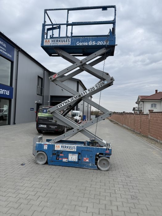 Sprzedam podnośnik nożycowy GENIE 2032