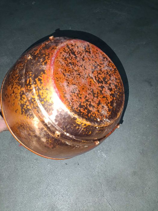 Jarrão em cobre com relevos aproximadamente 45 cm de altura