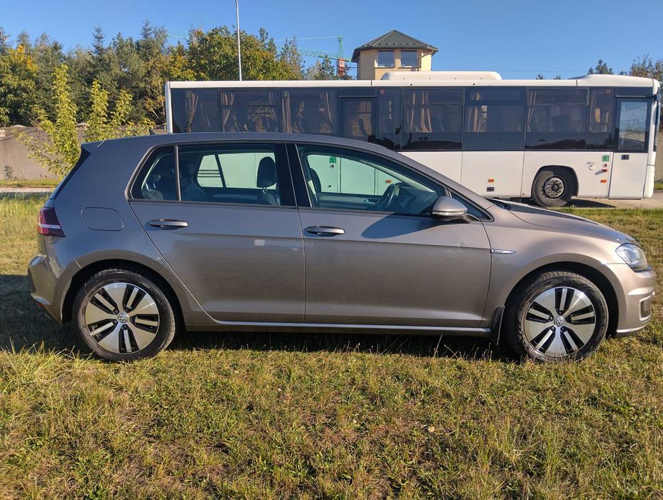 Volkswagen e-Golf 2015 Європа