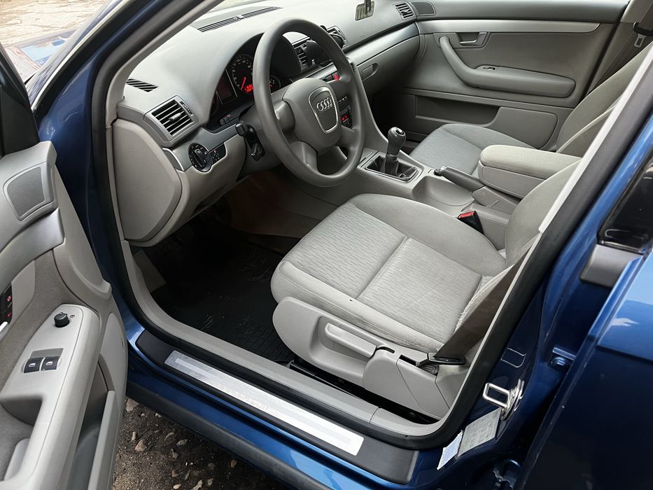 Audi  a4 2.0 benzyna  2007 rok