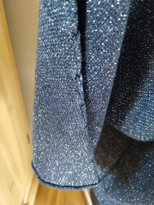 Mieniący się włoski,elegancki sweterek M