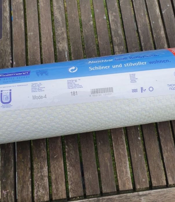 Biała  tapeta do  malowania