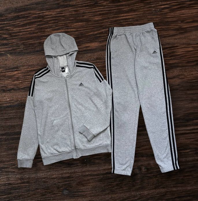 Спортивний костюм ADIDAS на підлітка 13/14 років