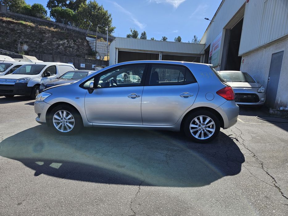 Toyota Auris 2.0 D4D de 2008 para peças.
Não vendo completo, apenas p