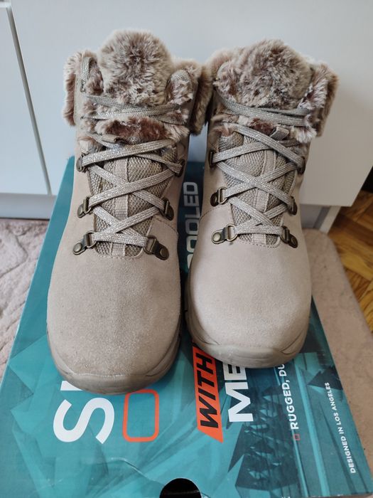 Продам зимние ботинки