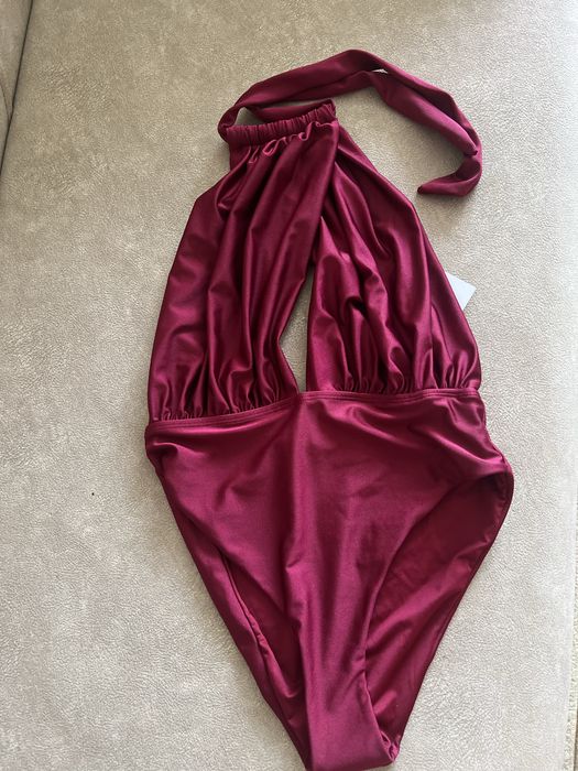 суцільний купальник новий!