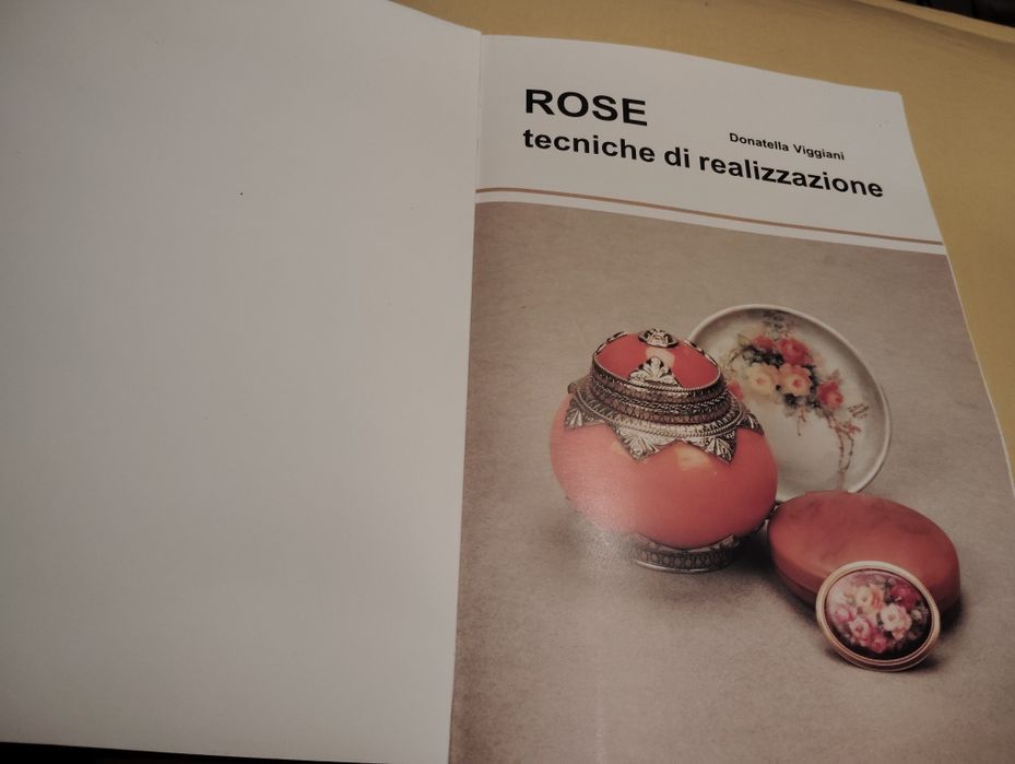 Livro de Pintura Porcelanas Escrito em Língua Italiana Como Novo