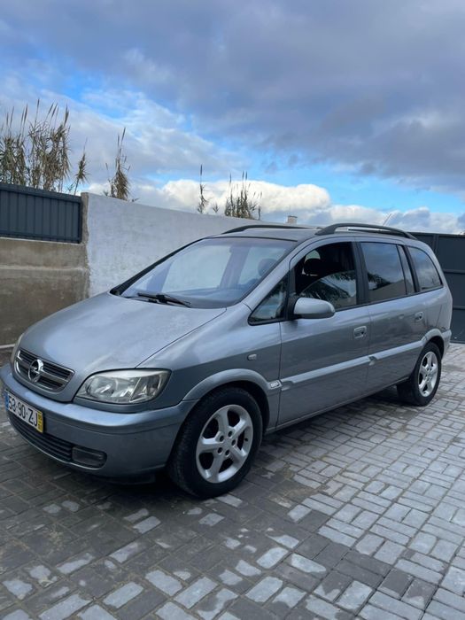 Opel Zafira 2.0dti Life , 7 lugares
DVD cent