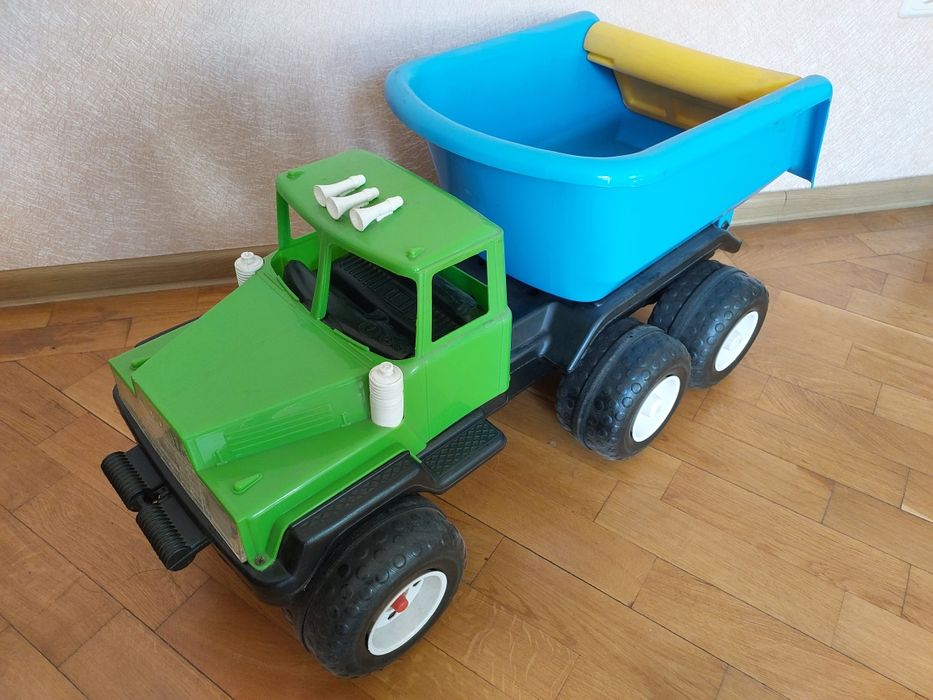 Игрушка детская самосвал