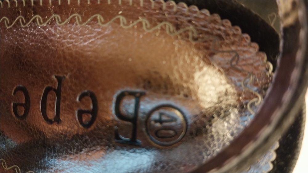 Босоніжки дуже гарні , нові  удобні