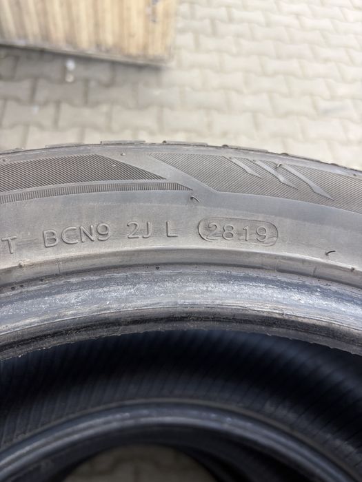 Opony zimowe 235/45R18 98V
