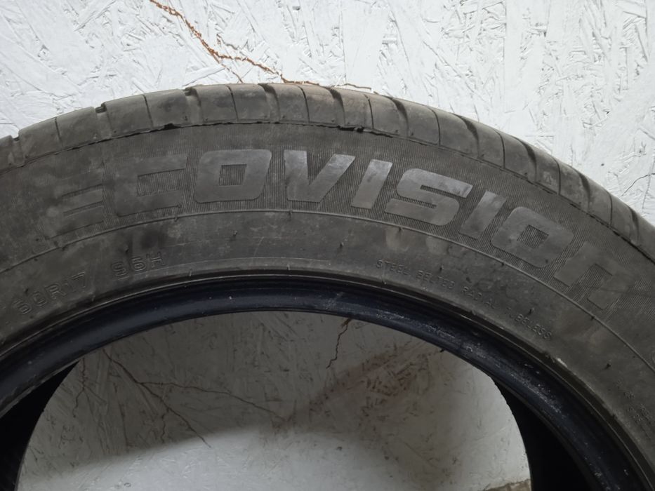 Продам шини 215/60R17 96H