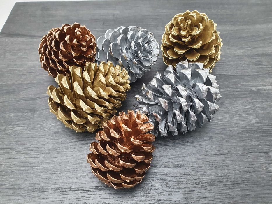 Pinhas pintadas para decoração - natal