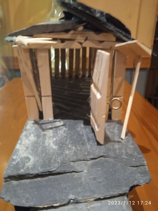 Réplica de espigueiro/canastro