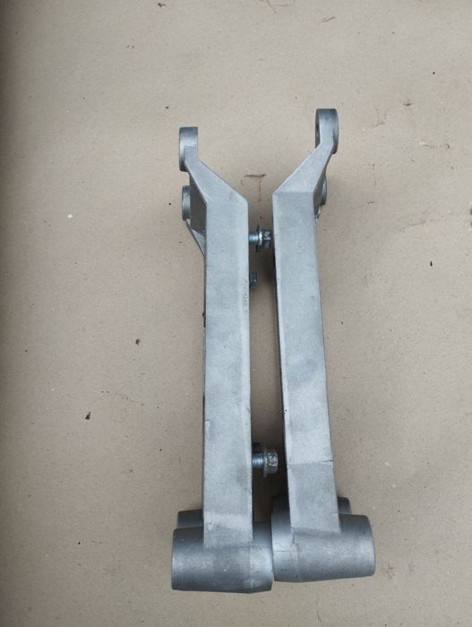 Продам корпуси подушки двигуна до автомобіля Renault Premium