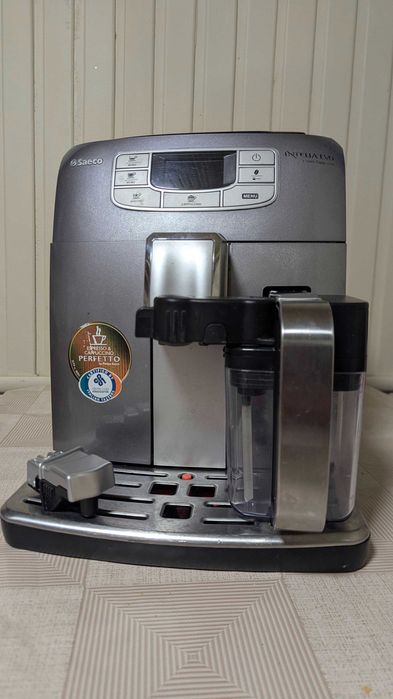 Кавомашина Saeco Intelia One Touch Cappuccino з молочником