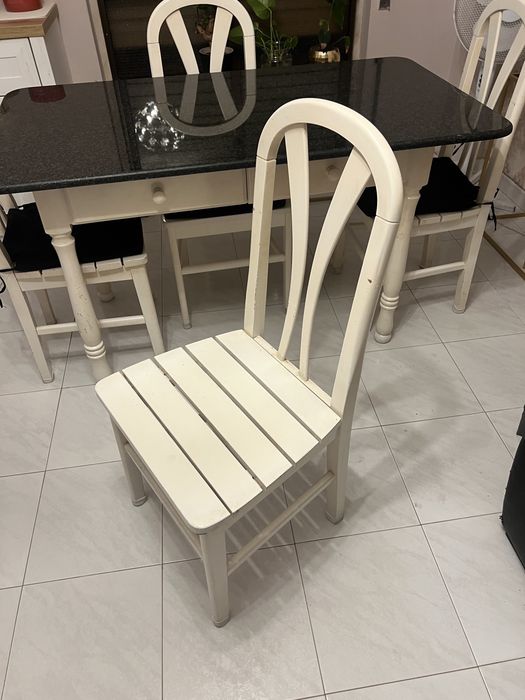 Mesa com cadeiras