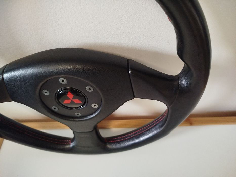 Volante Momo Lancer Evolution